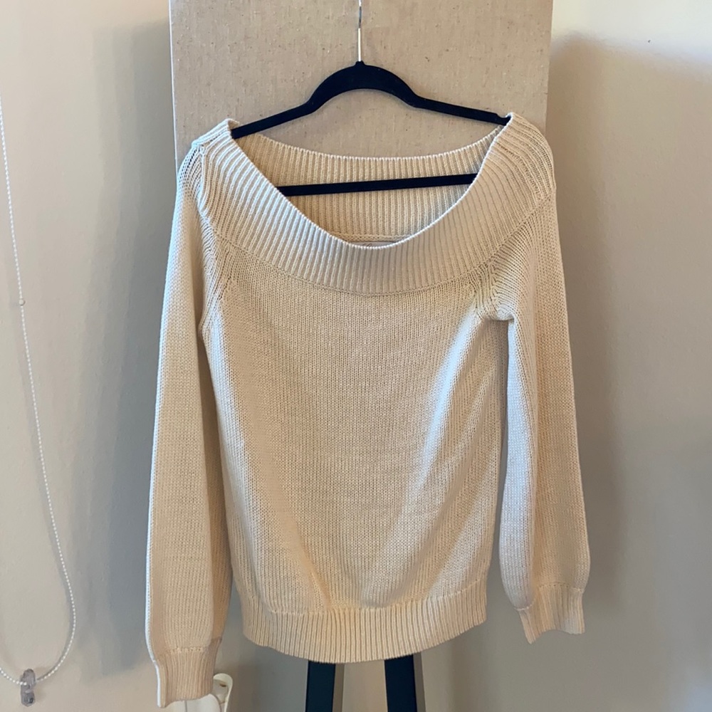 Lovers and friends off the shoulder sweater size med